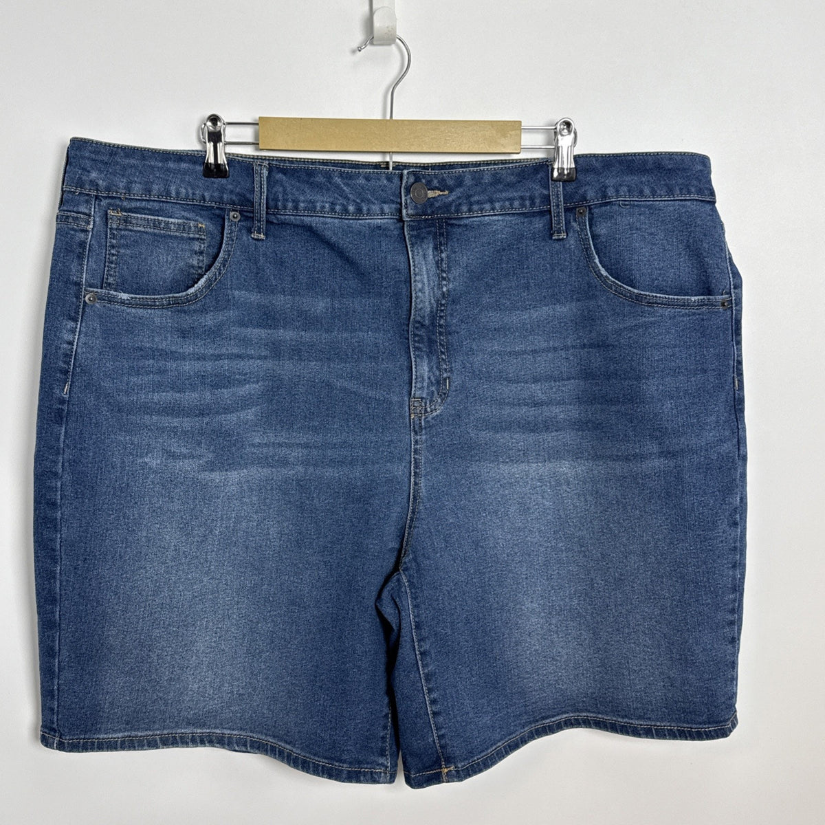 Terra & Sky Womens Plus Size 26W Blue Denim Bermuda Shorts 8 in Inseam