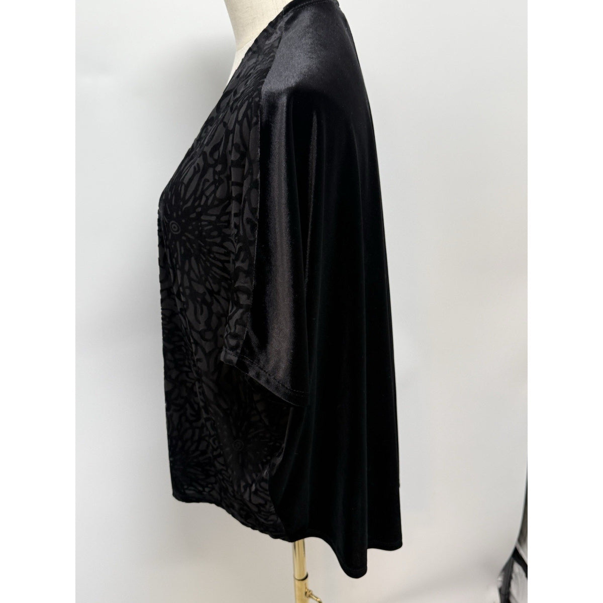 Pixi + Ivy Women S Black Velvet Kimono Cardigan Burnout Floral Open Front USA⁠