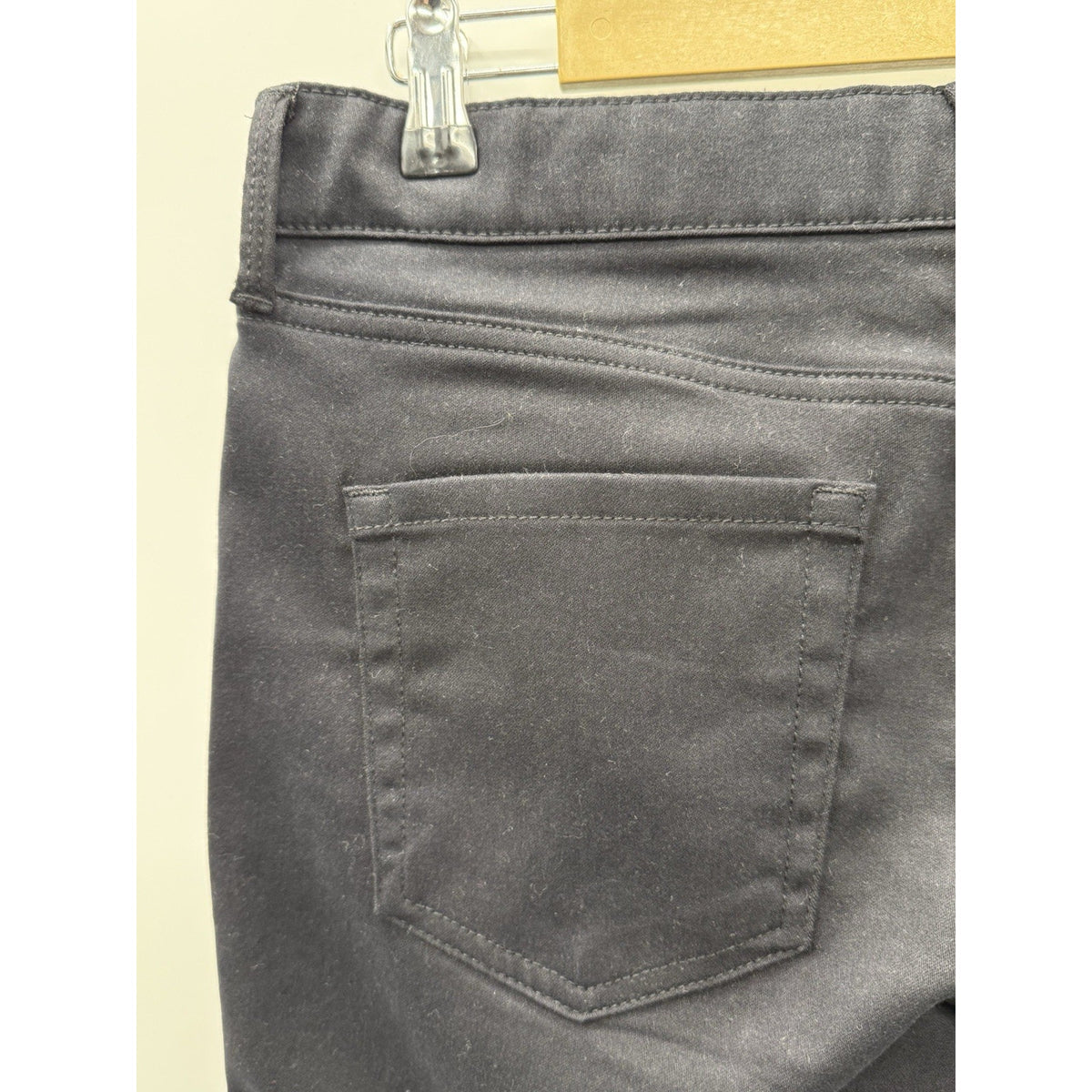 Liz Claiborne pants Women’s Black 5 Pocket Capri Crop Women 12 Midrise 5 Pocket