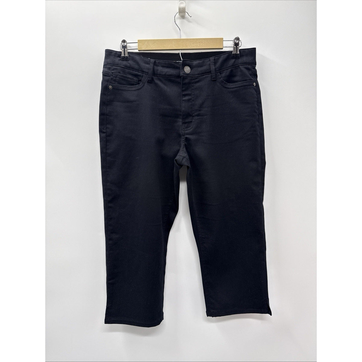 Liz Claiborne pants Women’s Black 5 Pocket Capri Crop Women 12 Midrise 5 Pocket
