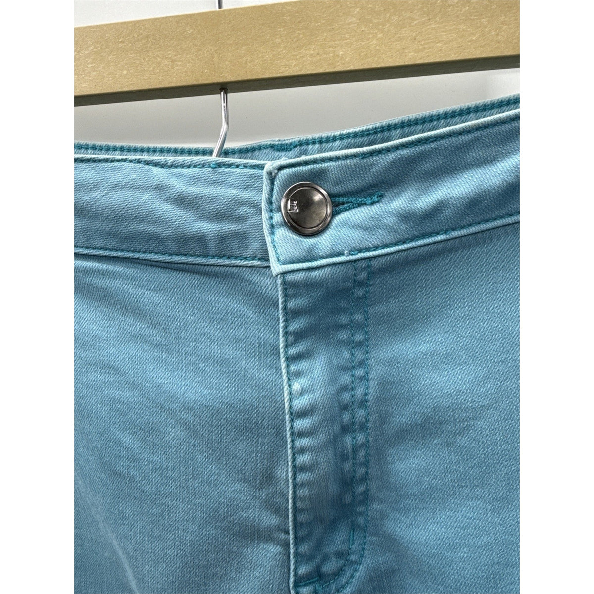 Lane Bryant Shorts Plus Size 28 Aqua Blue Relaxed Girlfriend Fit Denim