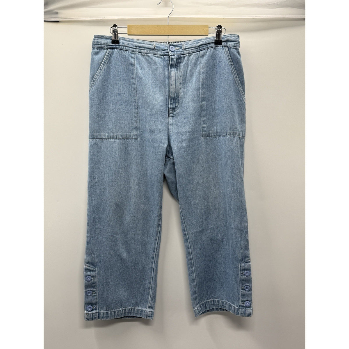 Paradise Bay Denim Capri Pants Women Size 16 Light Wash Pull On Elastic Waist