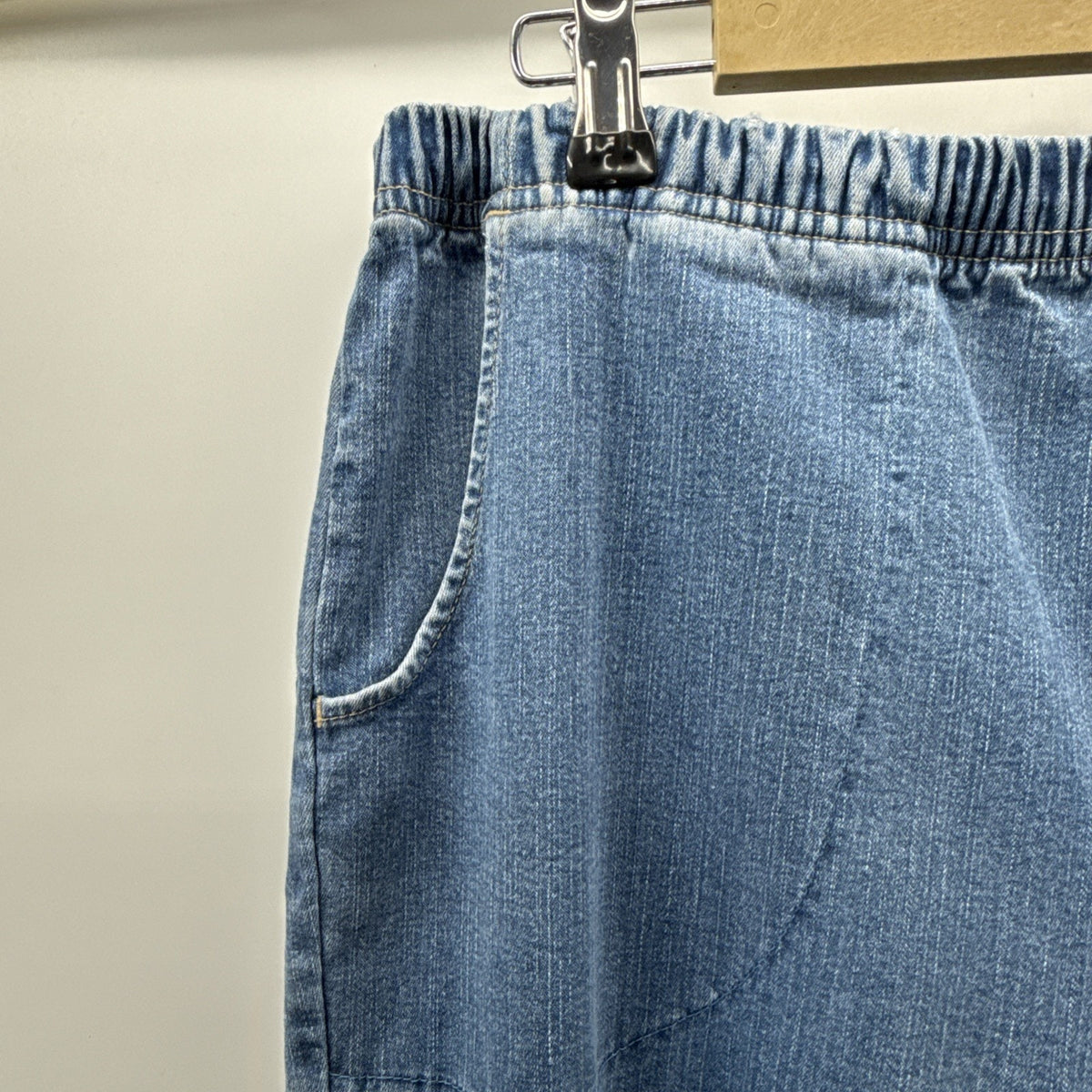 croft &barrow Jeans Women Pull On Elastic Waist Size 1X Short Pants Pockets