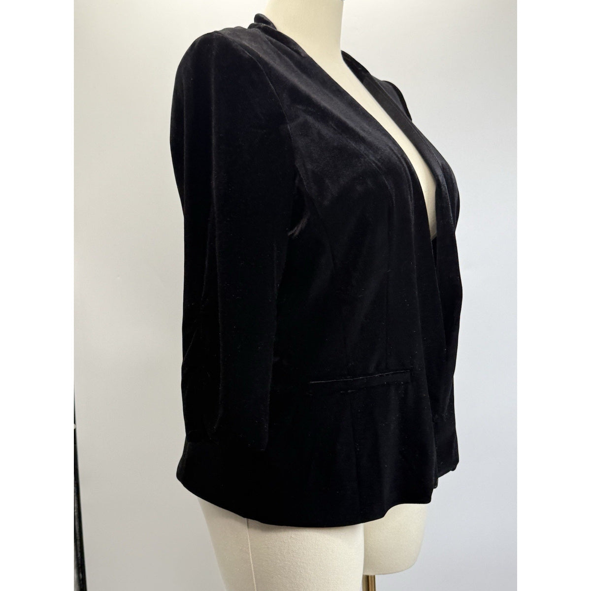 Eliza J Womens Black Velvet Blazer 1X 3/4 Length Ruched Sleeve