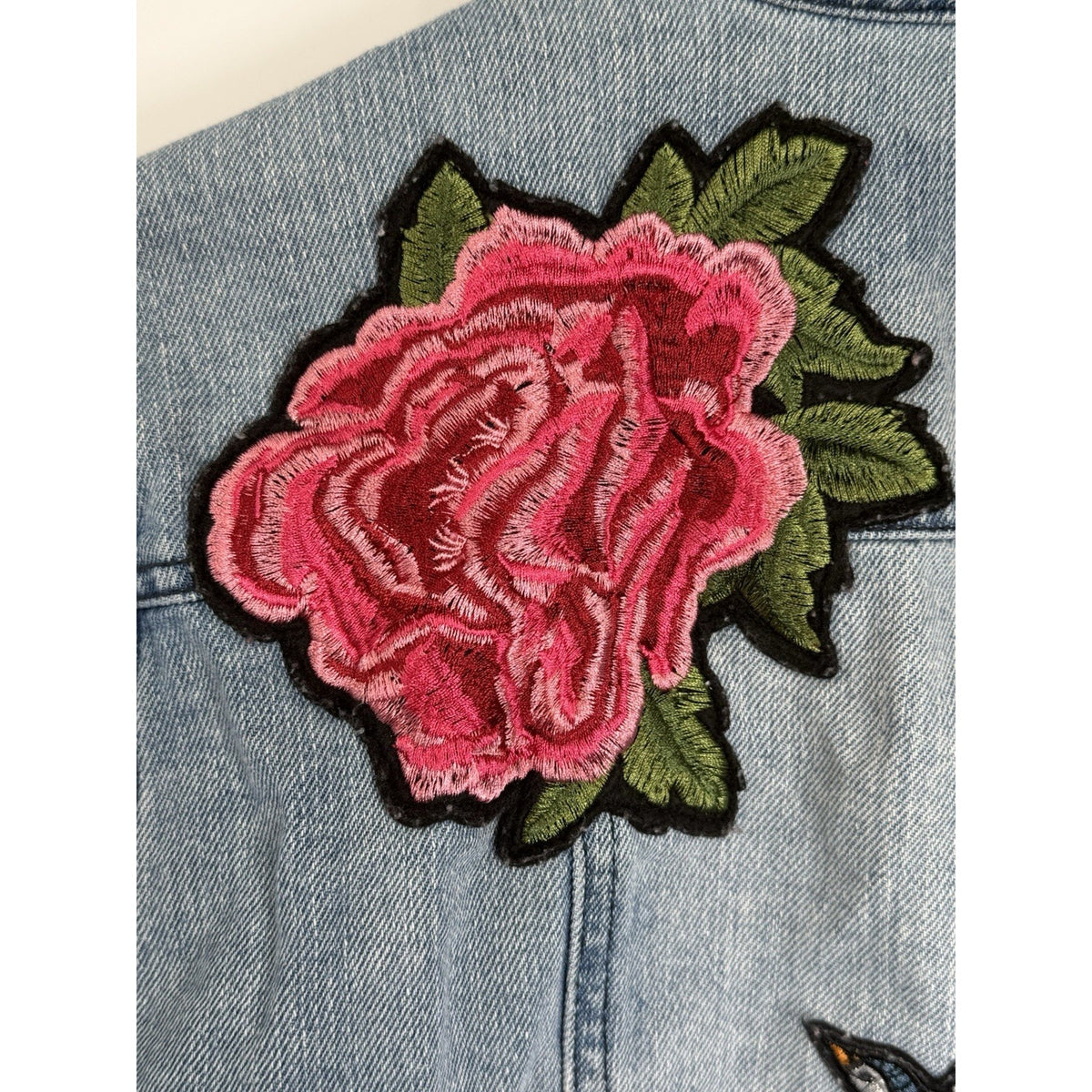 Cisono Denim Collection Light Wash Distressed Denim Jacket Floral Bird Patch L