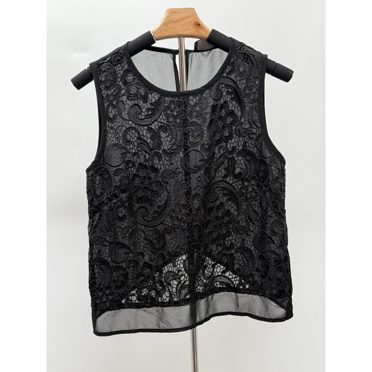 ASTR Black Lace Sleeveless Blouse Sheer Overlay Floral Lace Keyhole Back Size S