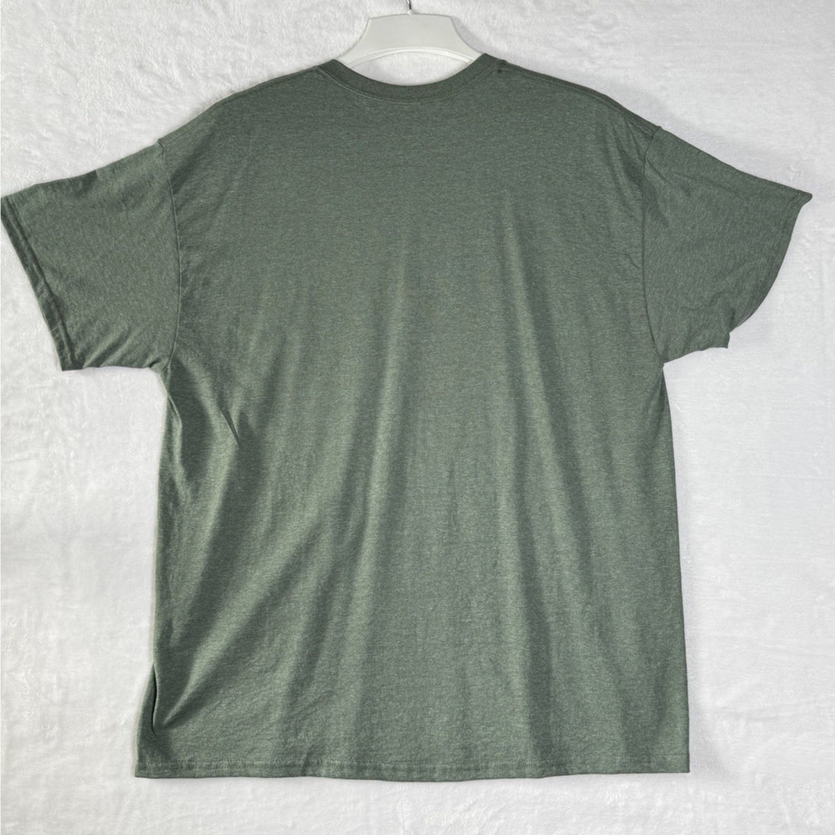 Gildan Sistas Graphic T Shirt XL Olive Green Friends Sisterhood Fashion Casual