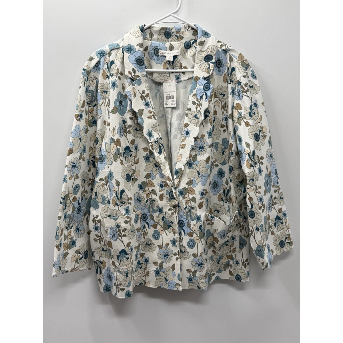 Floral Blue and Cream Women's Jacket size 18/20W on button lettuce edge cut NWT