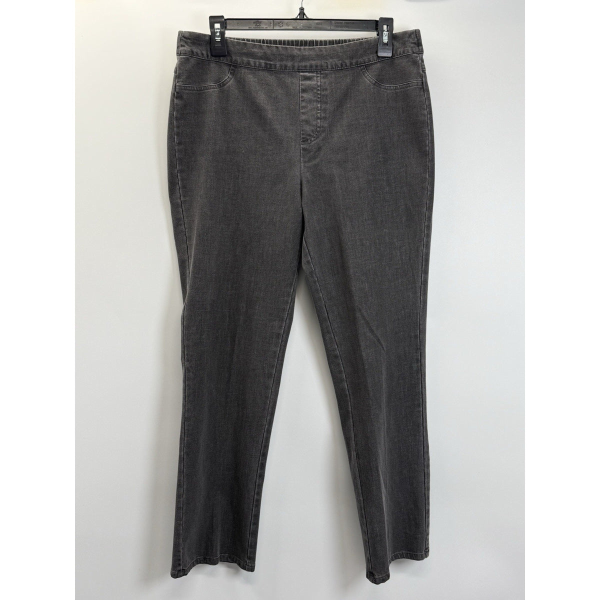 Isaac Mizrahi Pull On Women's Jeans size 10P Faded Black Denim 28” Inseam