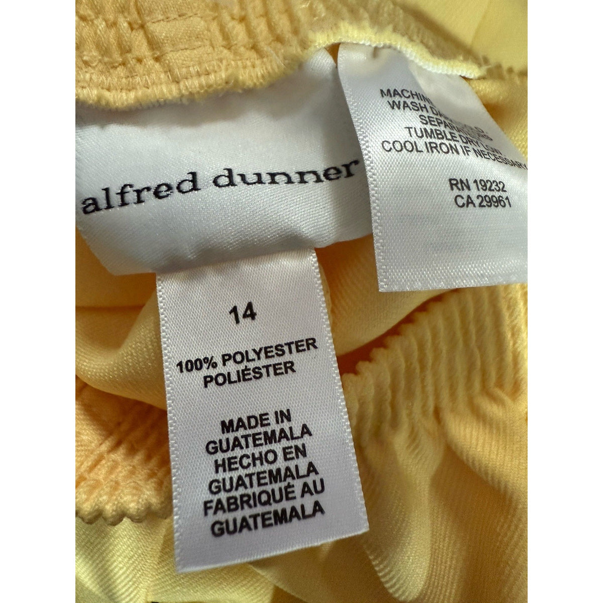 Alfred Dunner Size 14 Yellow Pull On Capri Pants Button Hem Comfort Stretch