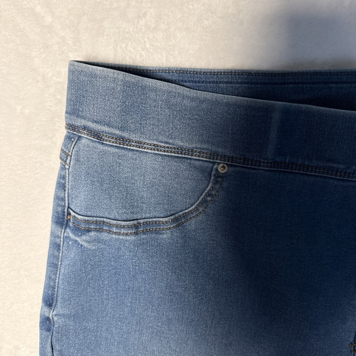 Terra & Sky Woman's 1X Pull On Jean Jeggings High Rise Stretch Casual lightwash