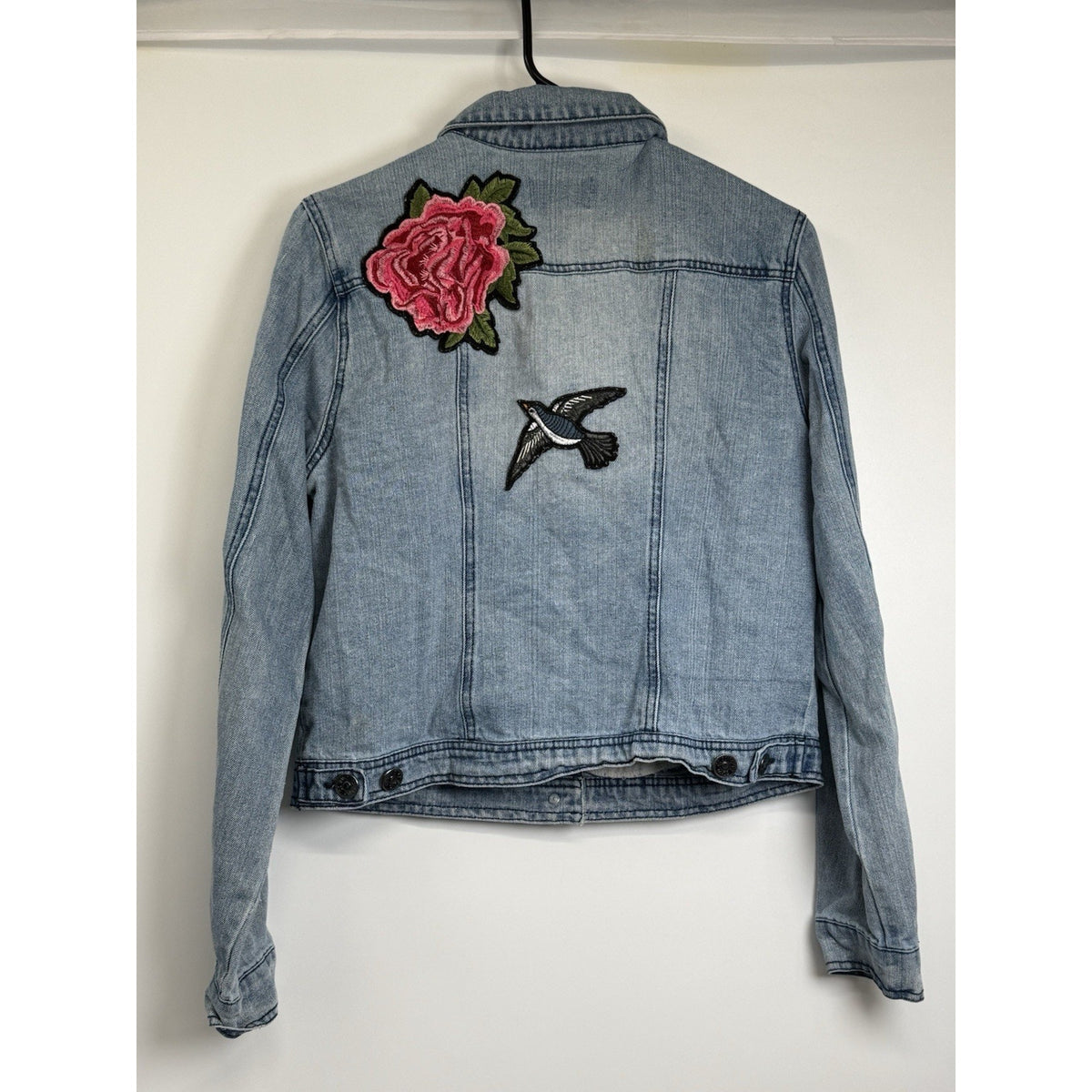 Cisono Denim Collection Light Wash Distressed Denim Jacket Floral Bird Patch L