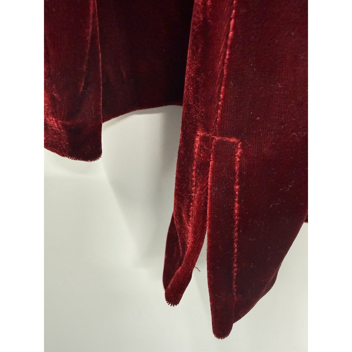 Briggs Petite M Burgundy Velvet Top Medium Long Sleeve Stretch Holiday Velour