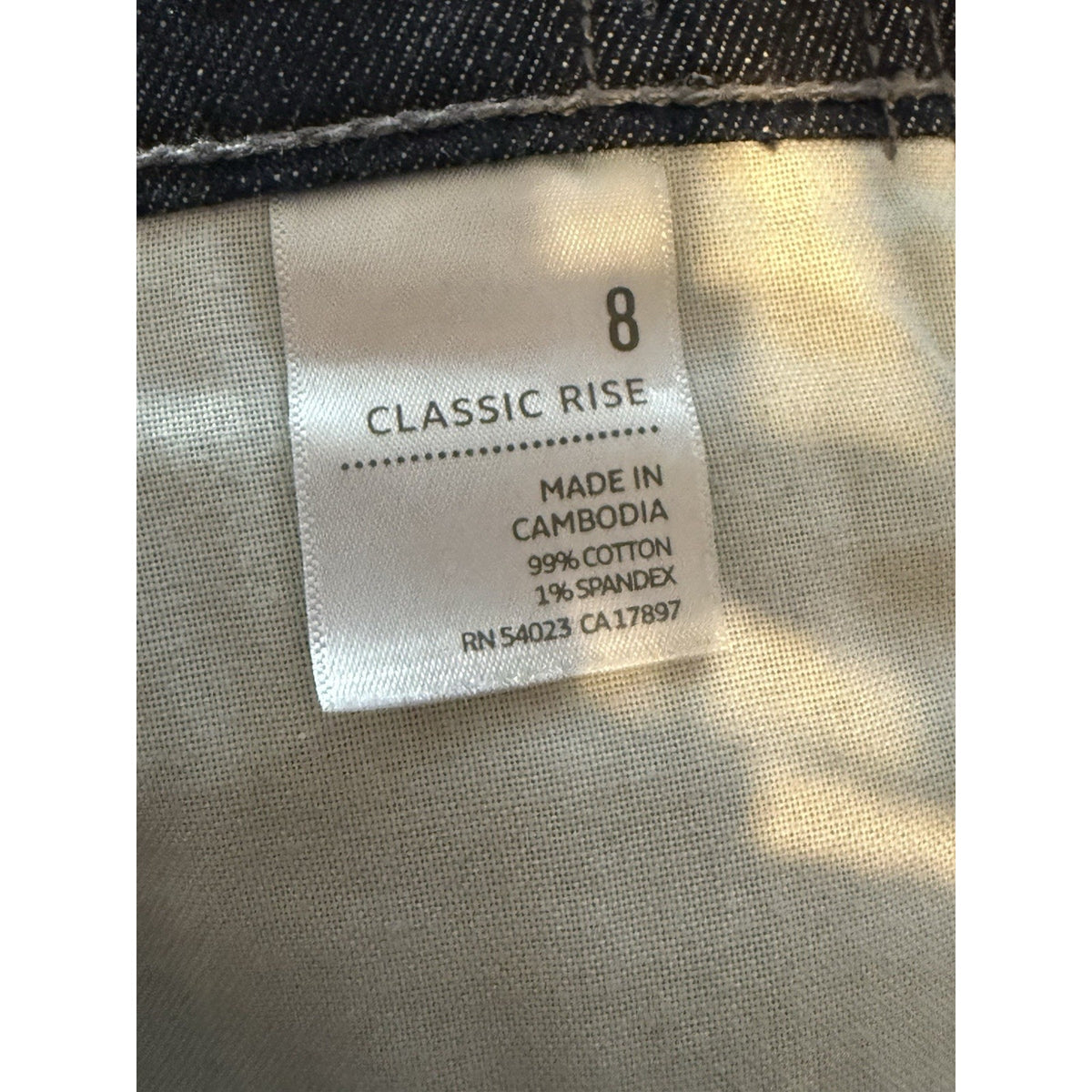 Old Navy Denim Capris 16.5 Inseam Womens Size 8 Dark Wash Stretch Classic Rise