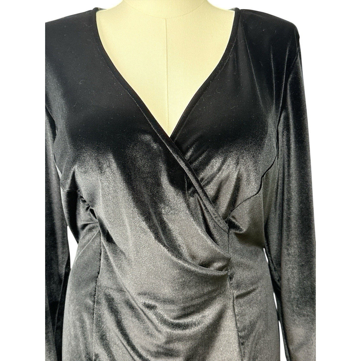 Ashley Stewart Dress Women’s 18/20 Black Velvet Long Sleeve V-Neck