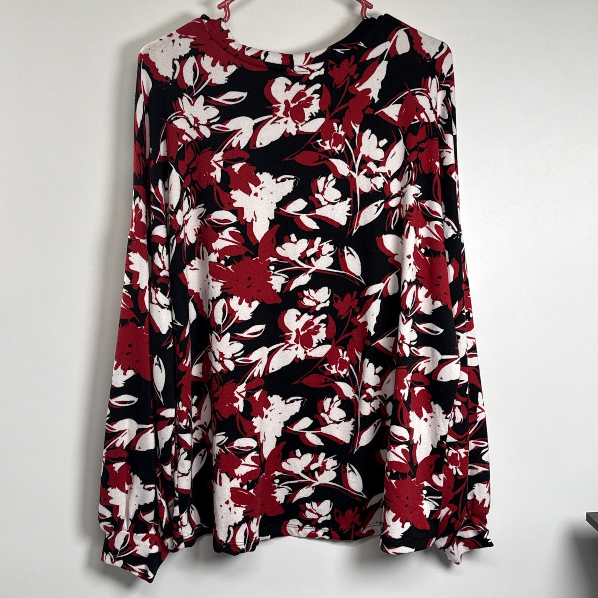 Lildy Tunic Top Women’s Large Extra Large Black Red Floral Long Sleeve Stretch