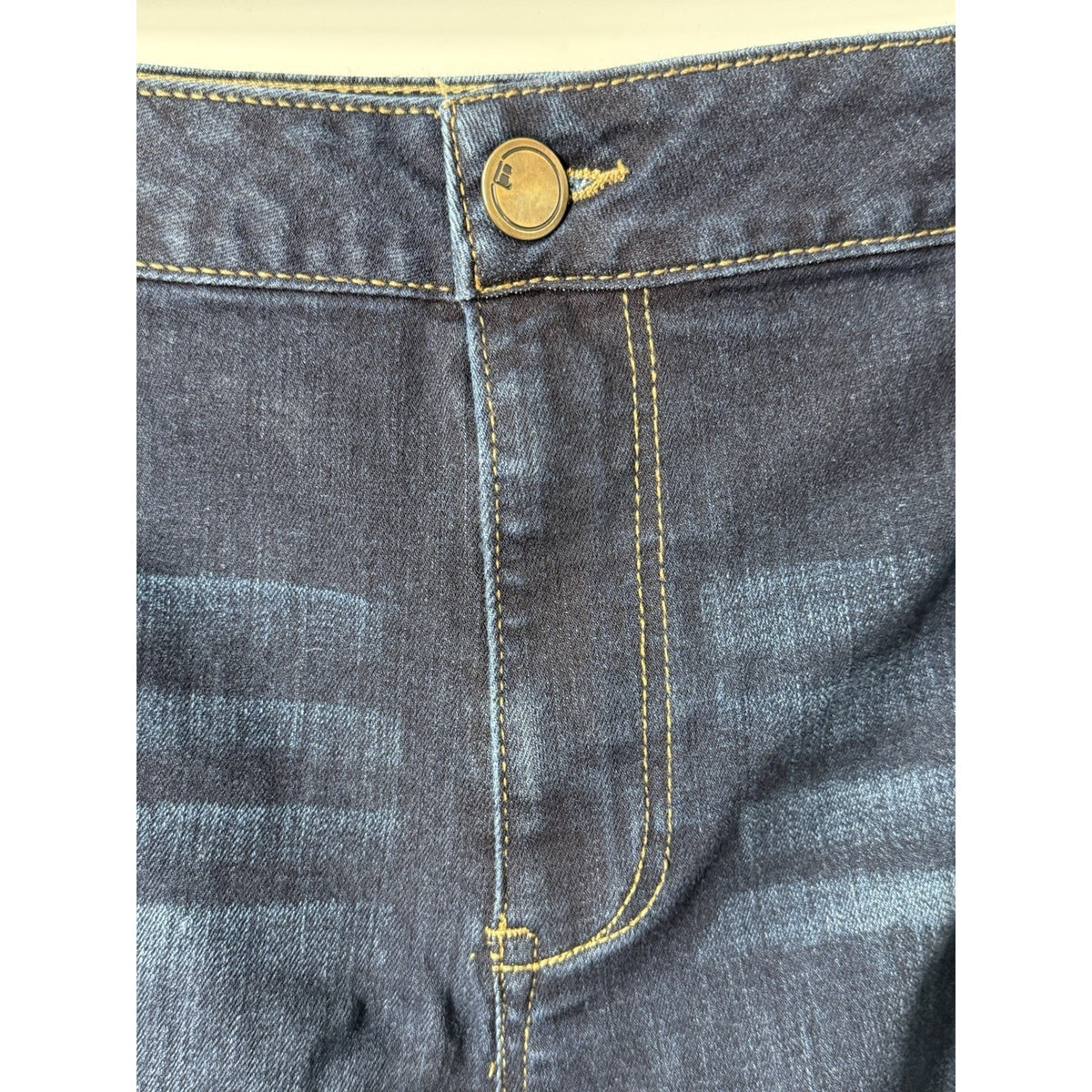 Lane Bryant Denim Shorts 28 Short Dark Wash Stretch 5-Pocket Women’s 7” Inseam