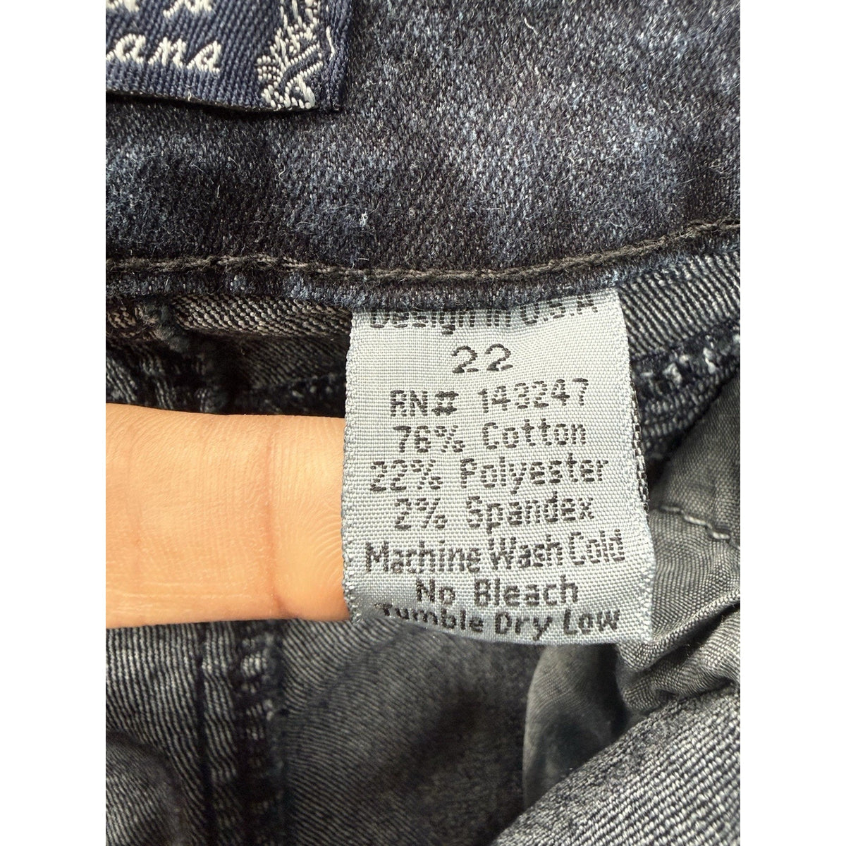 Sofias Jeans Women size 22, 5 Pocket Sequin Heart Accents Casual Stretchy