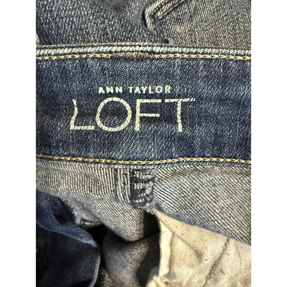 Ann Taylor LOFT Distressed Straight Leg Jeans Women Medium Wash Stretch
