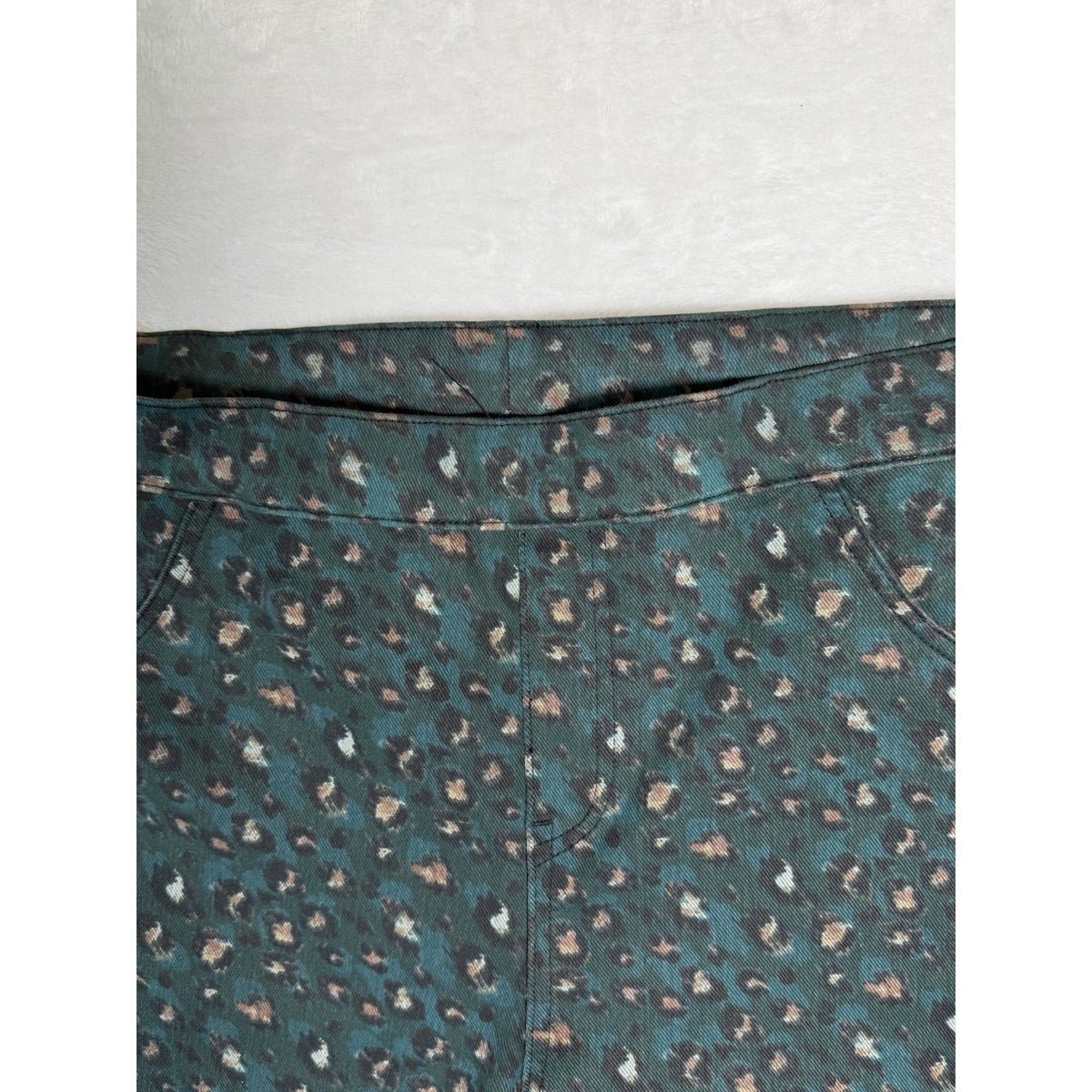 HUE Womens Leopard Print Leggings Green Pull On Stretch Pants Size Large