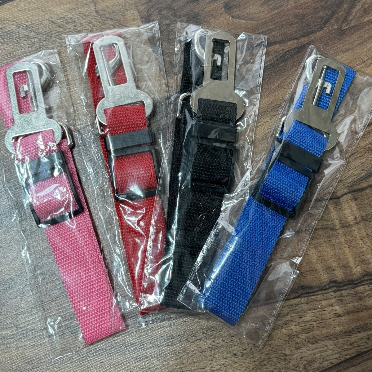 Car Seat Belt Leash for Dogs – Adjustable Safety Clip Restraint for Travel