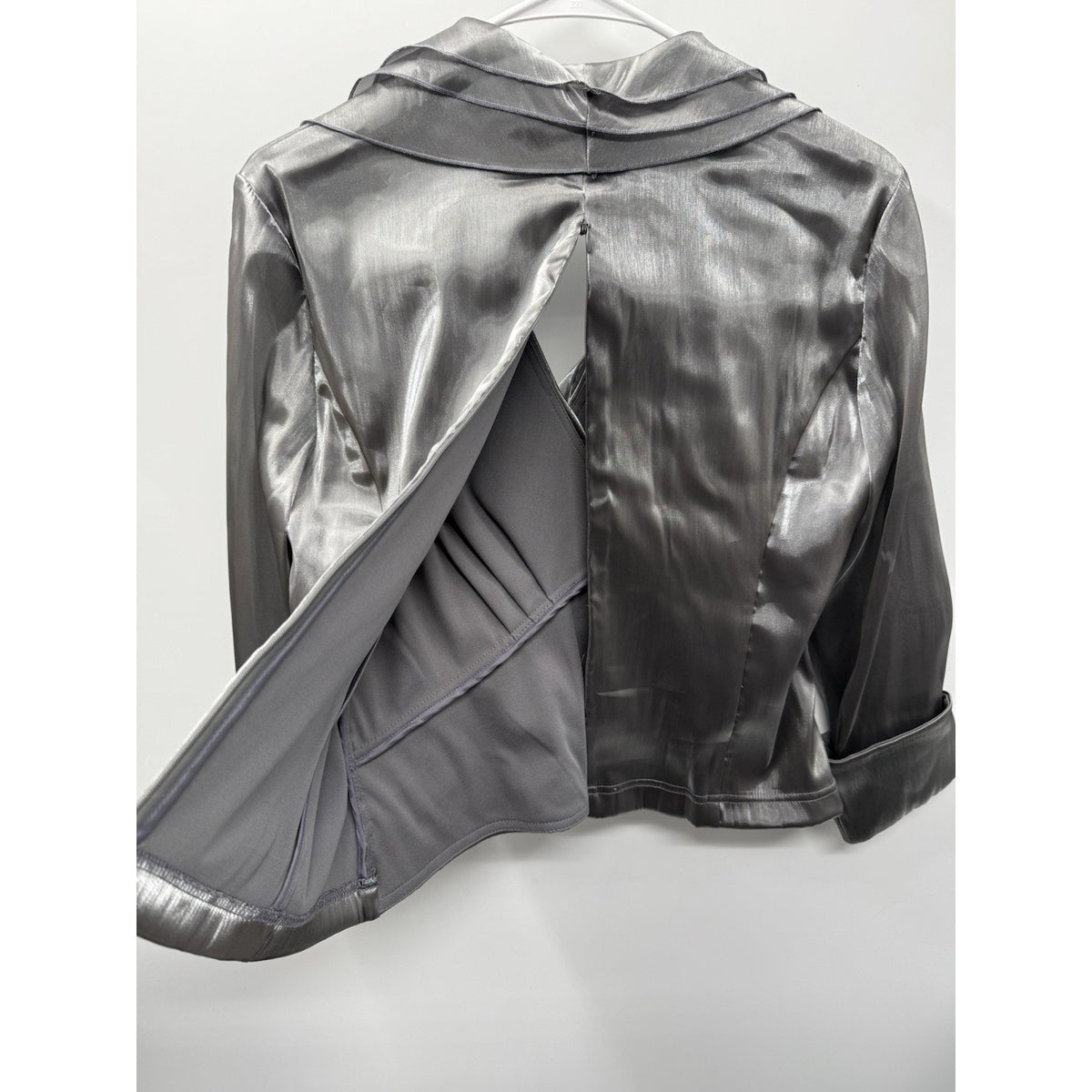 Cachet Silver Metallic Pleated Jacket Blazer Size 8 Dressy Evening Career