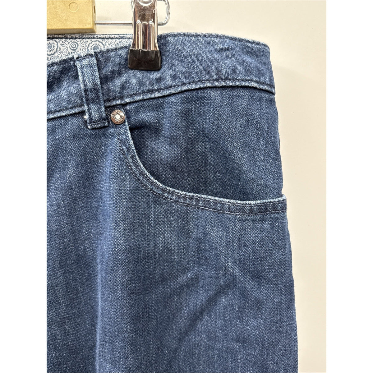 IZOD Denim Capri Blue Size 18 Cotton Spandex Button Pockets Women 5 pockets