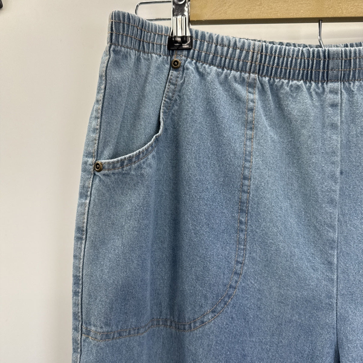 American SweetHeart Jeans Women’s Size Large Petite Pull On Elastic Waist