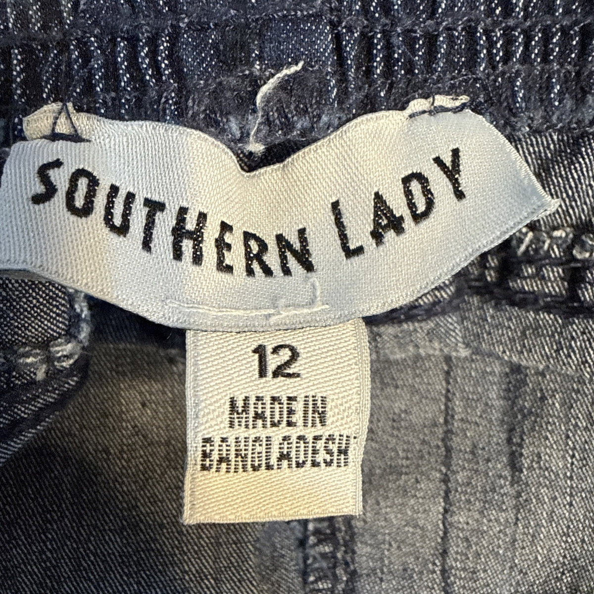 Southern Lady Women’s Size 12 Pull On Capris Pants Denim Jeans Elastic Waist