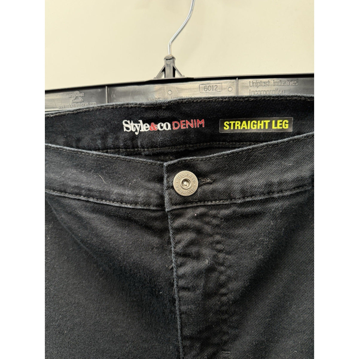 Style &Co Jeans Women’s Denim Straight Leg Black Size 20 WP 5 Pocket Casual