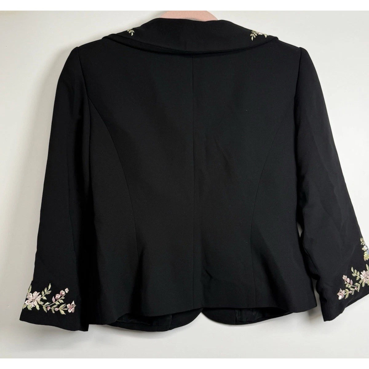 Maggy L EveningBlack Floral Embroidered Jacket Women’s Size 8 Button Front Boho