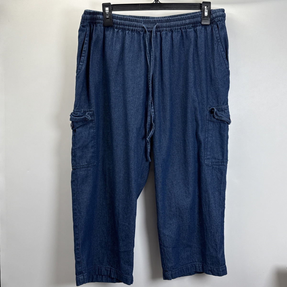 Collections Etc Women's Large Pull On Capri Pants Chambray Blue Elastic Waist