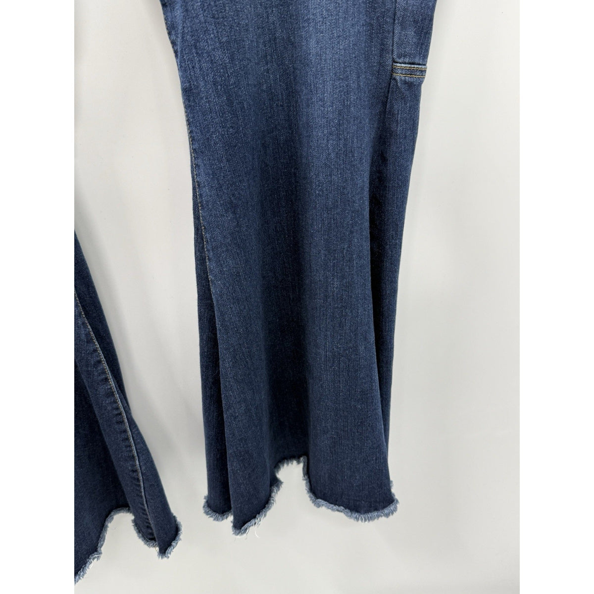 Traffic Jeans High Rise Flare Bell Bottoms Raw Hem Sz 22W Wide Leg Stretch Boho