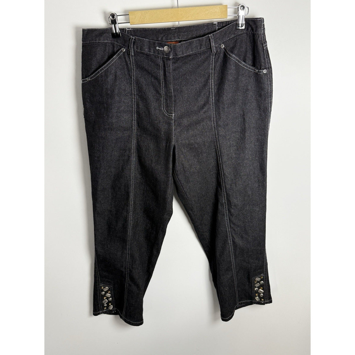 Hearts of Palm Women's Black Metallic Embellished Crop Jean Size 14