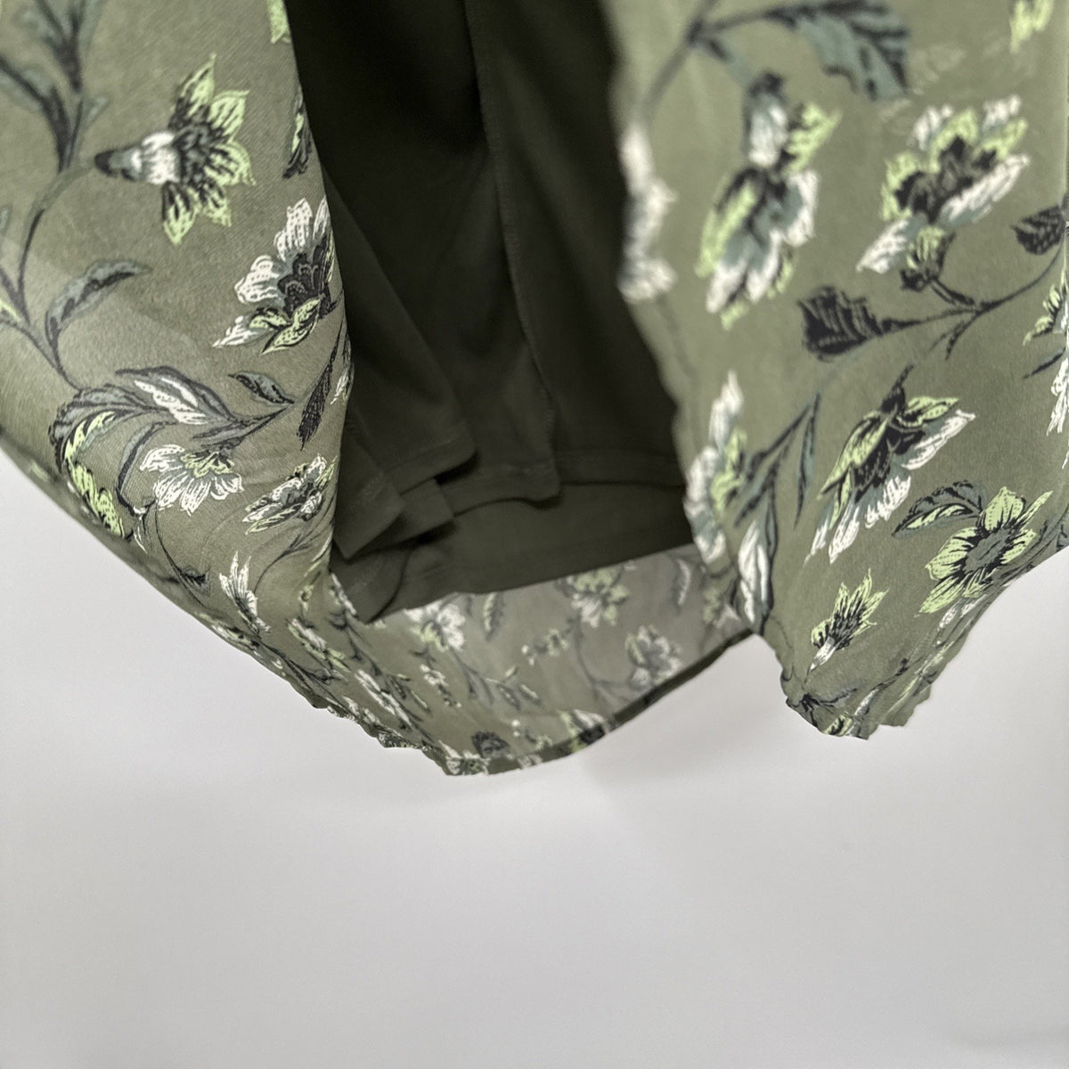 time and tru Dress Women’s Size Large Green, Black, White floral print Boho