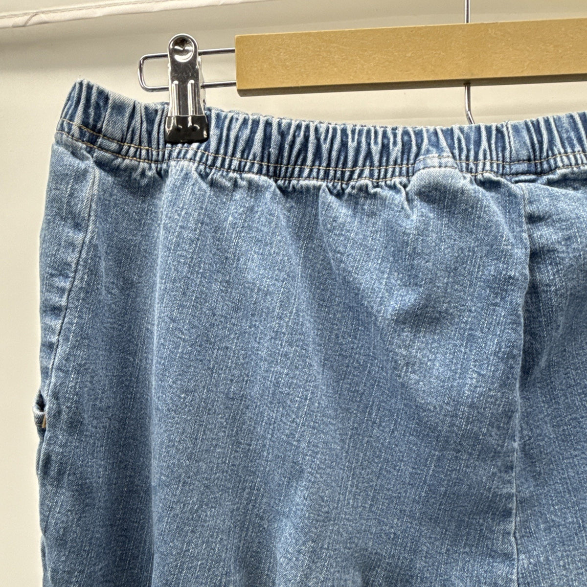 croft &barrow Jeans Women Pull On Elastic Waist Size 1X Short Pants Pockets