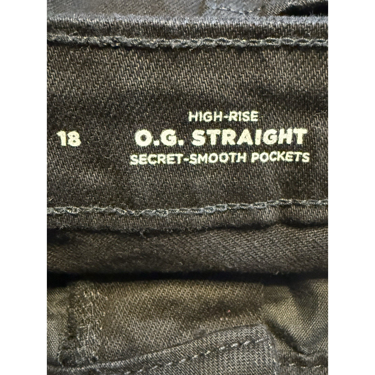 Old Navy High Rise O.G. Straight Secret Smooth Pockets Size 18 Black Jean Shorts