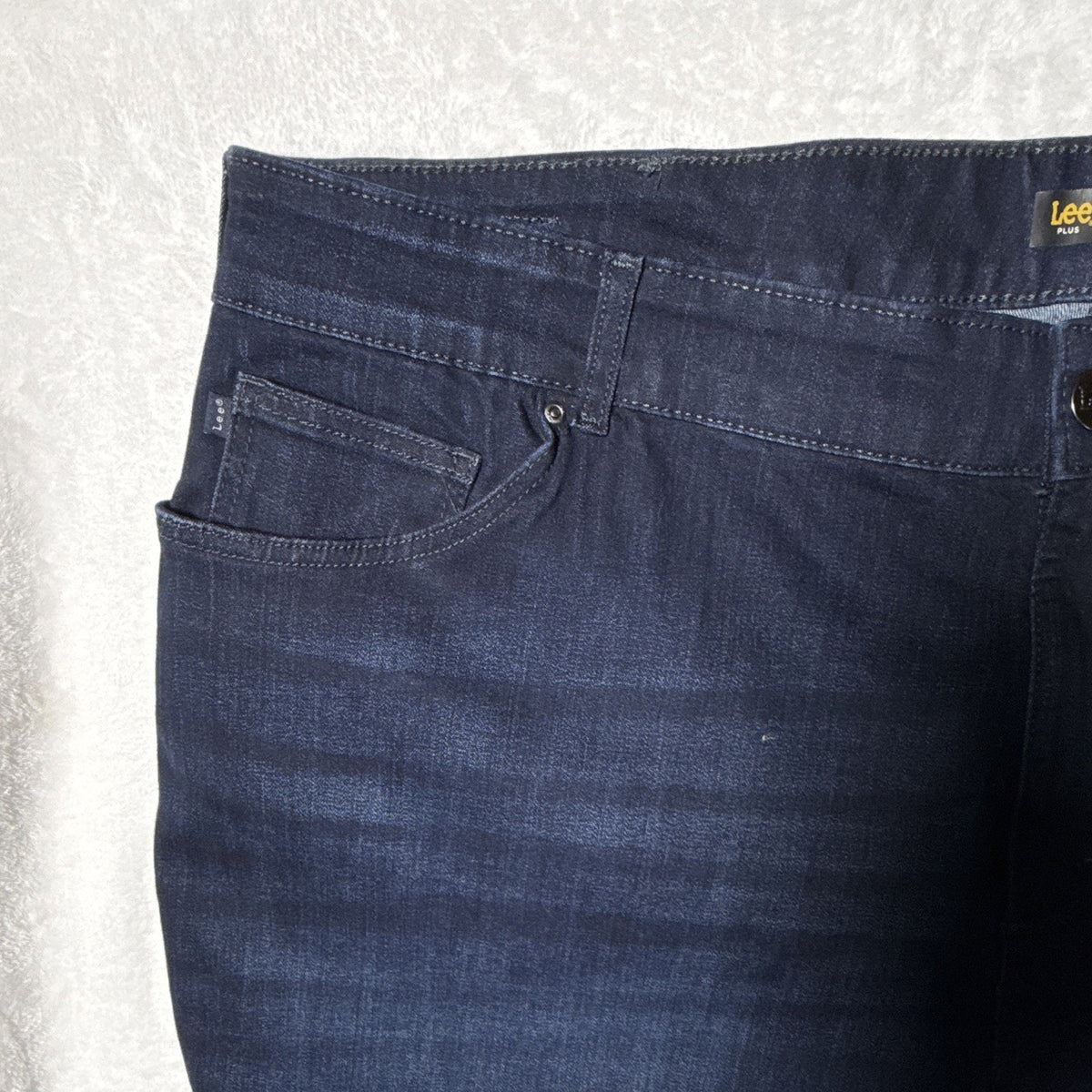 Lee Women Plus Size Relaxed Fit Stretch Denim Straight Leg High Rise 26W