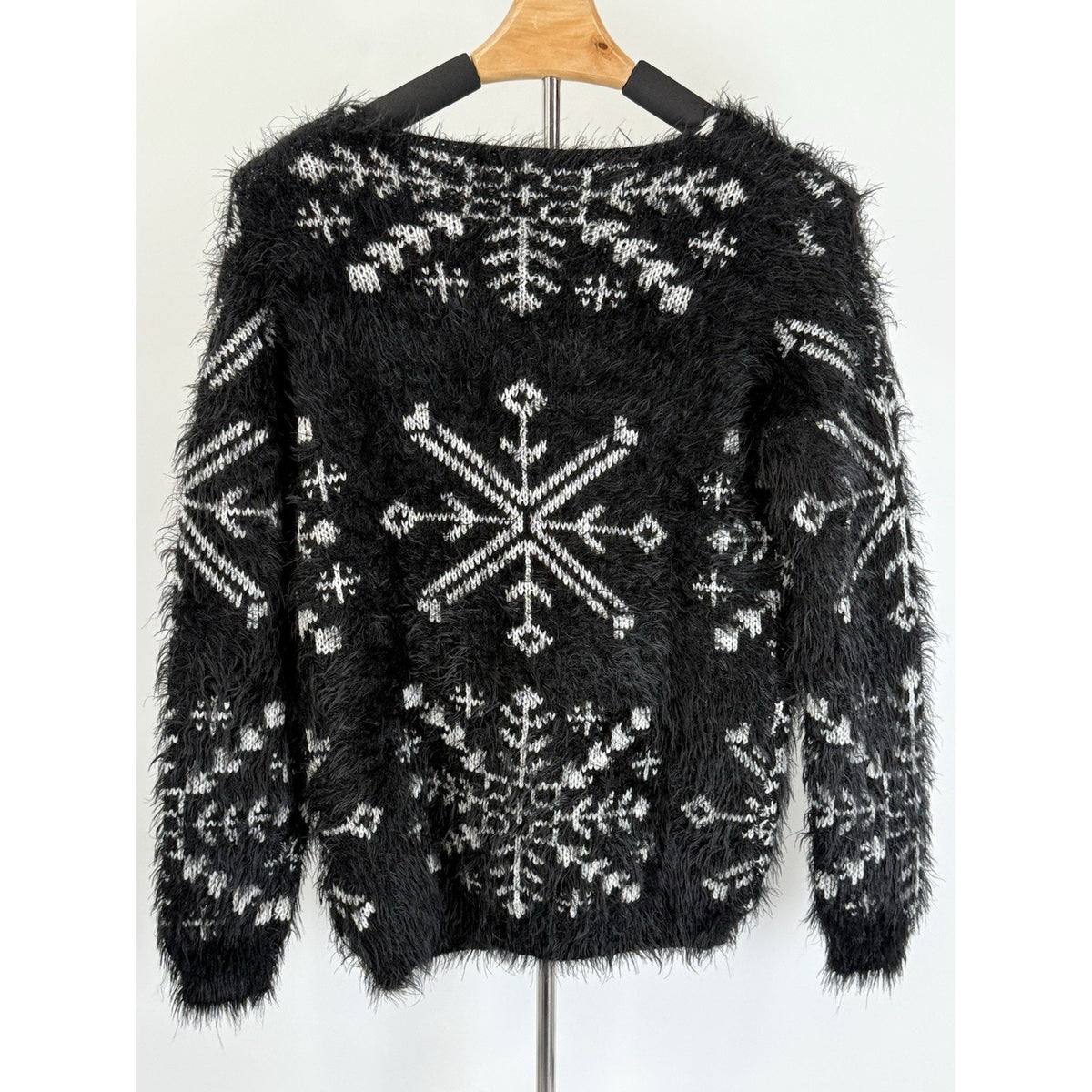 Finn & Clover Black Fuzzy Snowflake Sweater Side Button Detail Women’s Small