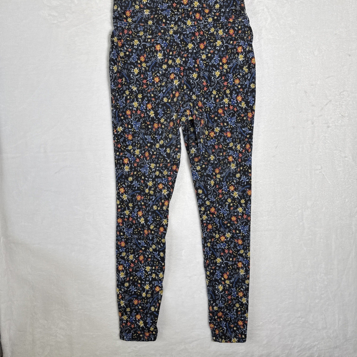 Time and Tru Women’s High-Rise Stretch Fitted Floral Jegging Size M(8-10)