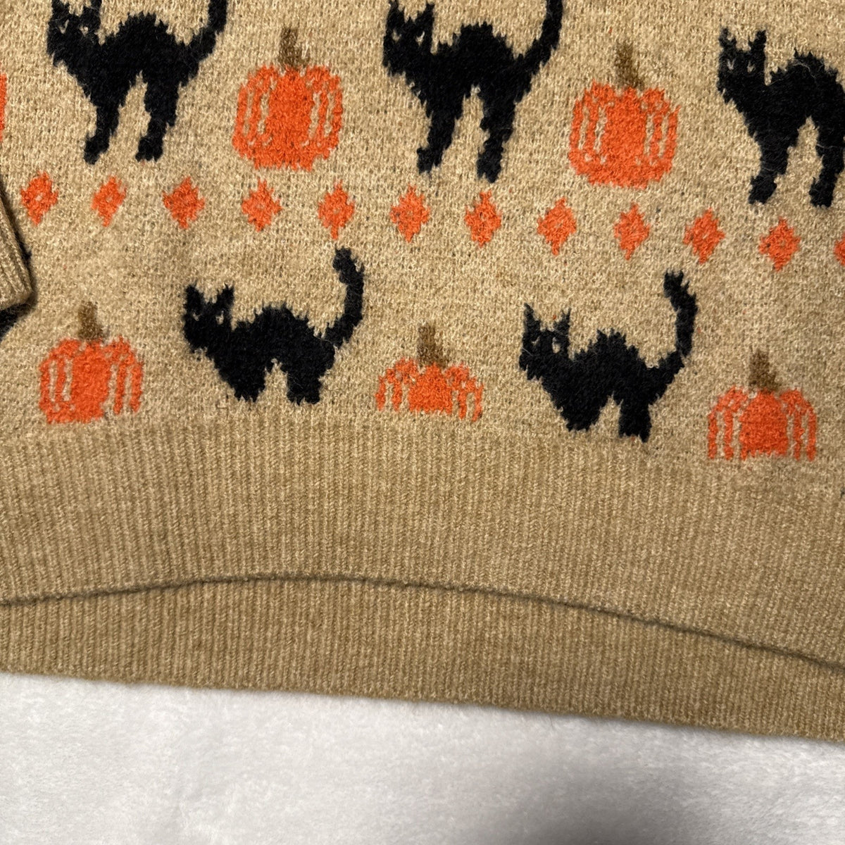 Vince Camuto Women's M Tan Knit Crew Neck Long Sleeve Halloween Cat Pumpkin NWT