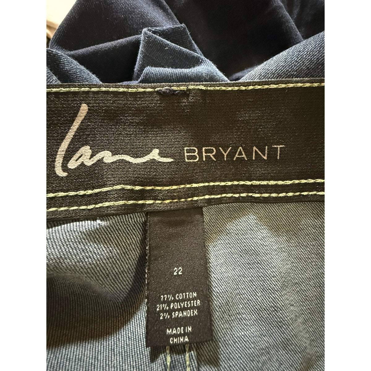 Lane Bryant Capri Jeans Womens 22 Blue Stretch Tighter Tummy Distressed Denim