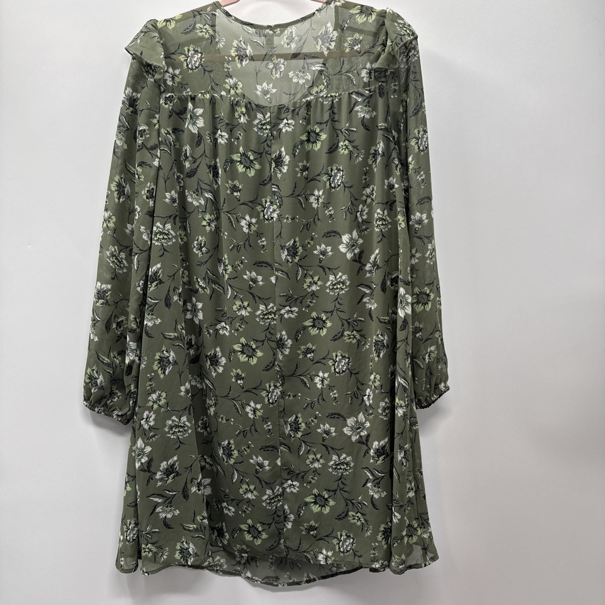 time and tru Dress Women’s Size Large Green, Black, White floral print Boho