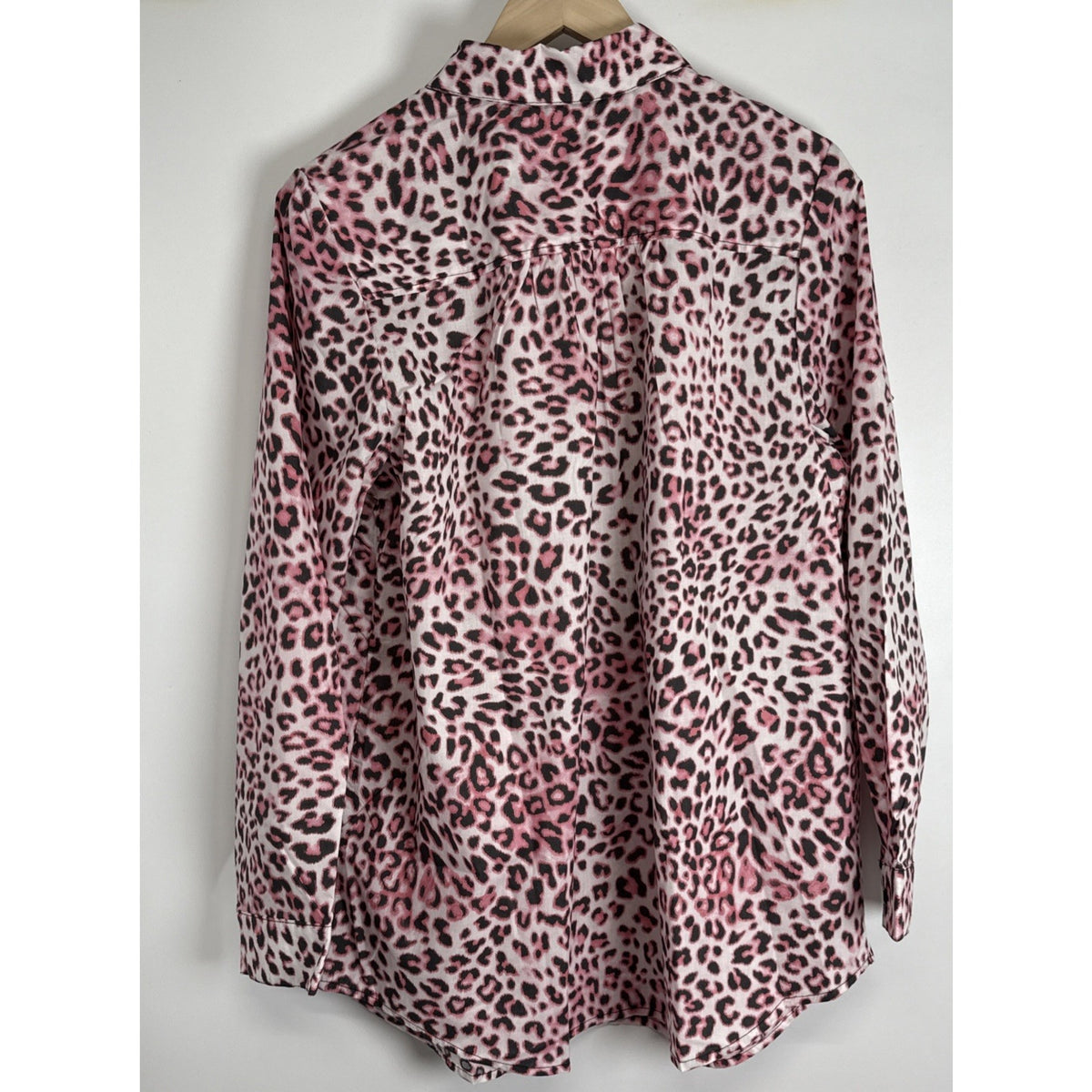 Roaman’s Pink Leopard Button Front Shirt 16W Long Sleeve