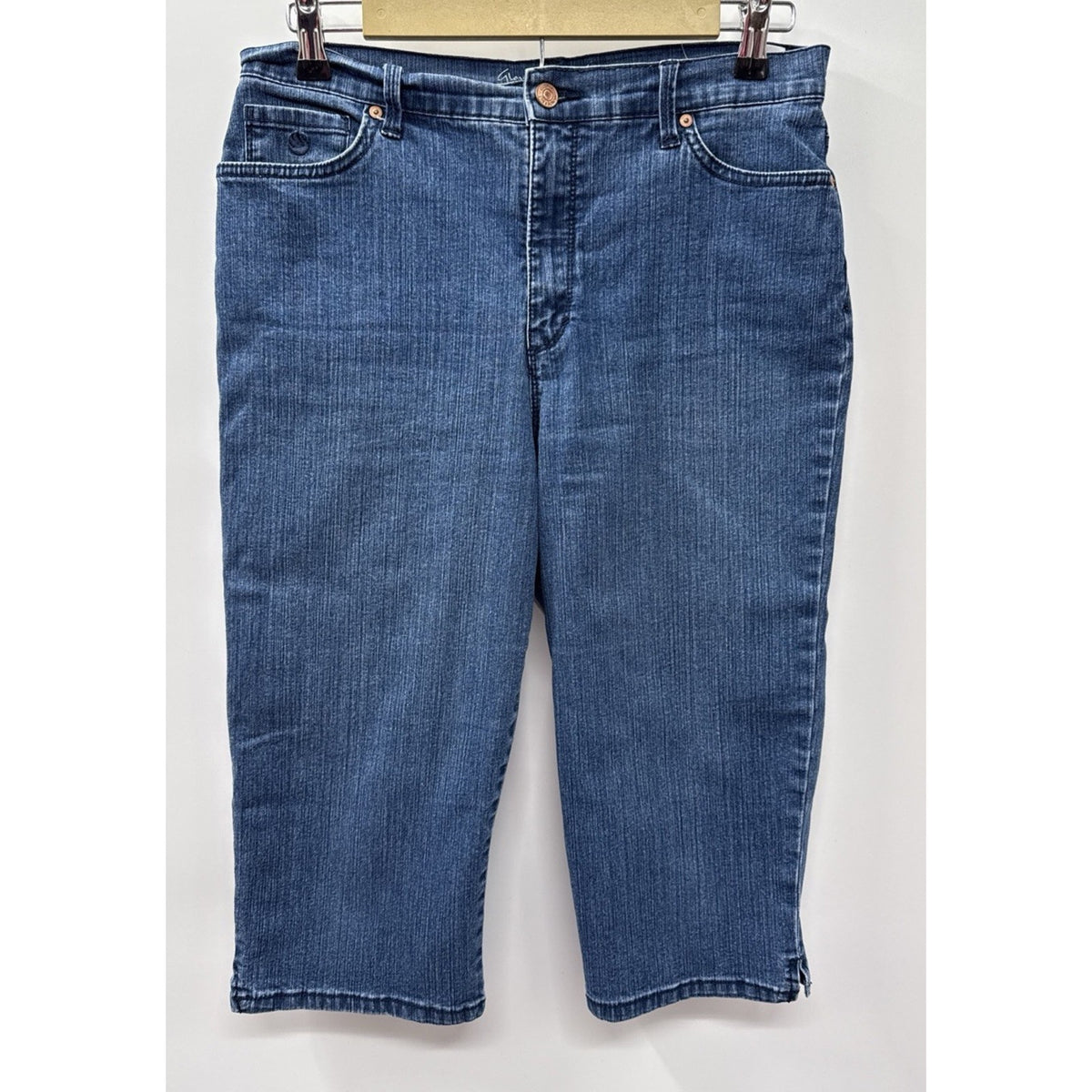 Gloria Vanderbilt Amanda Womens Capri Jean Shorts Size 10 Blue Denim Wash