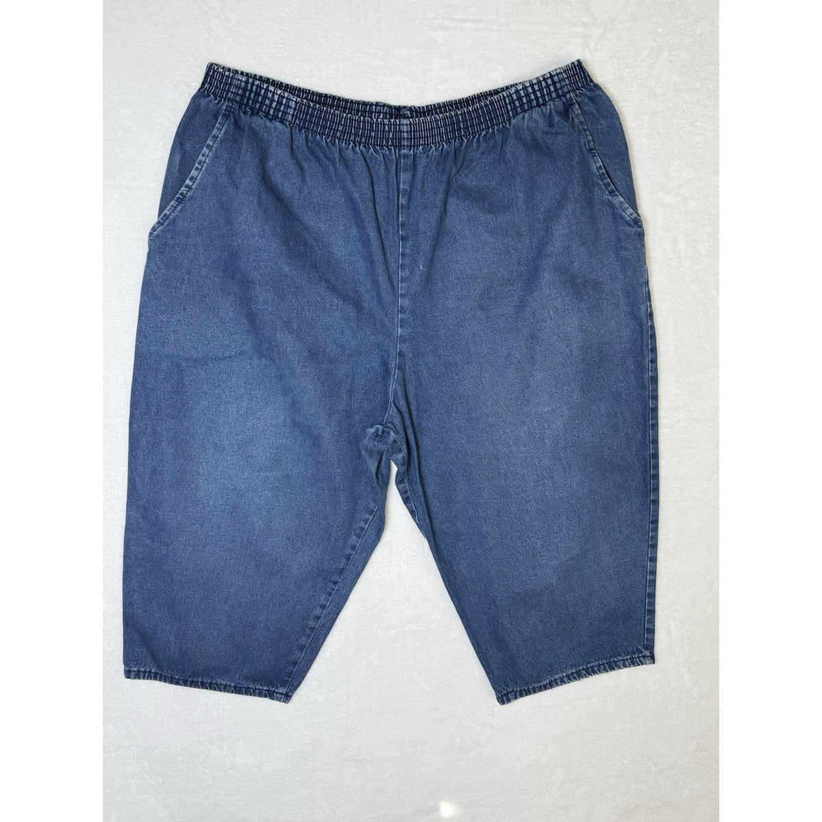 Briggs Women 24W Pull On Denim Jeans Blue Elastic Waist Cotton Capris