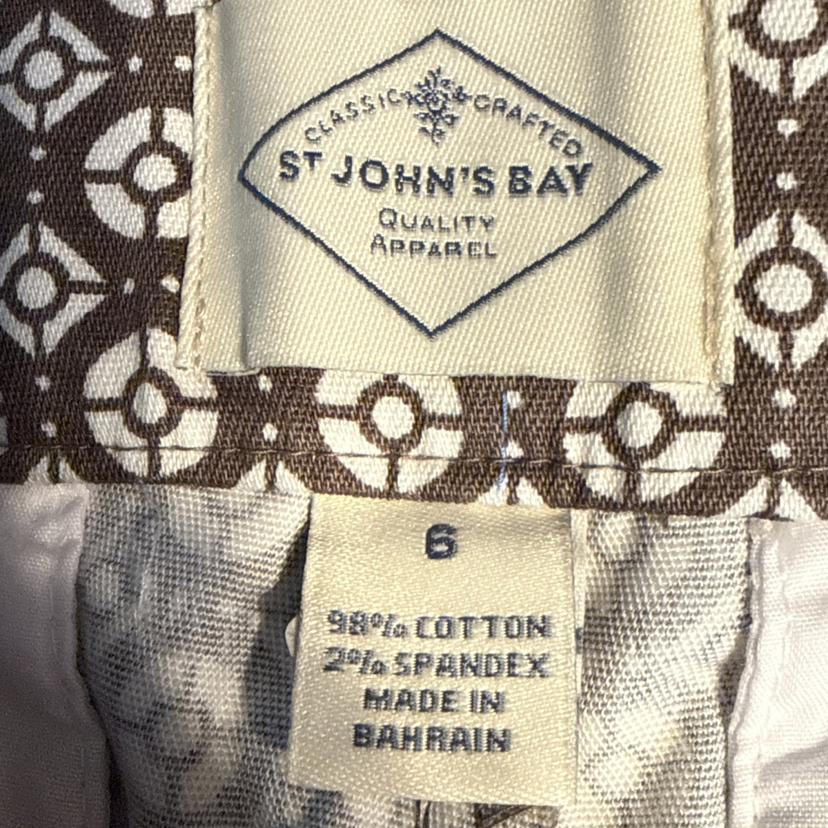 Women’s ST JOHN’S BAY Secretly SLENDER Classic Fit Bermuda Shorts Size 6