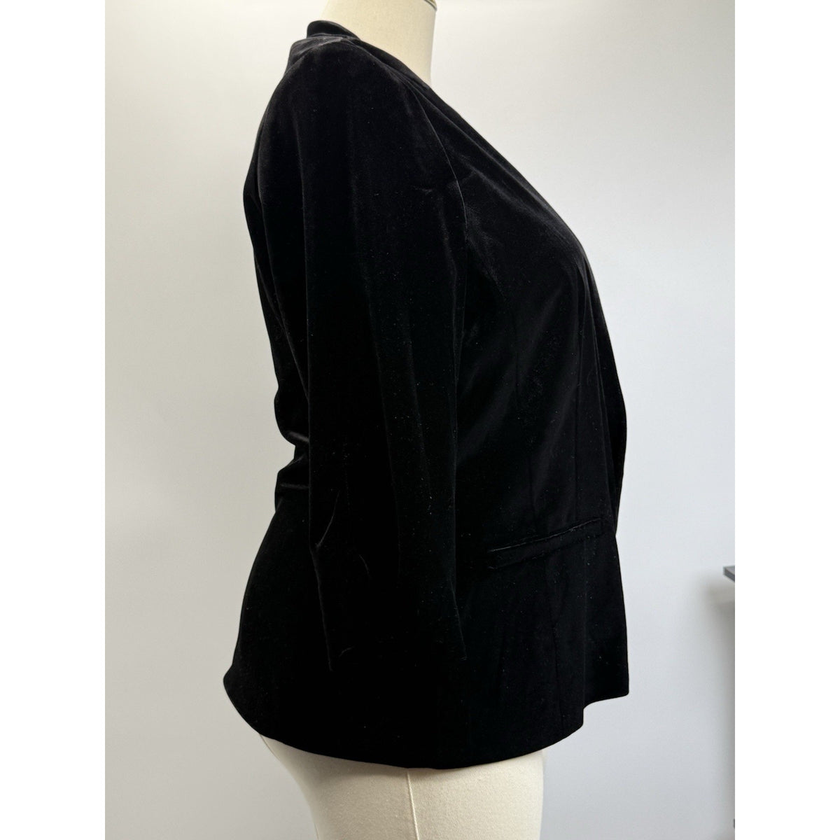 Eliza J Womens Black Velvet Blazer 1X 3/4 Length Ruched Sleeve
