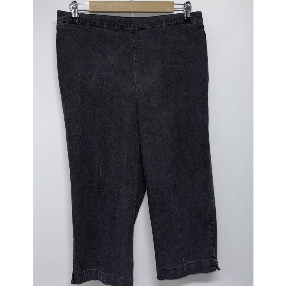 Alfred Dunner Classic Fit Capri Pants Women 12 Black Denim High Rise Pockets