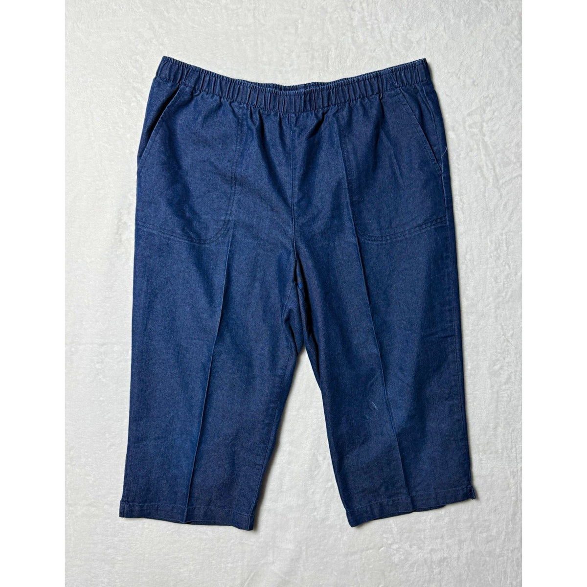 White Stag Womens L 12-14 Pull On Denim Capris Lightweight Elastic Waist Blue